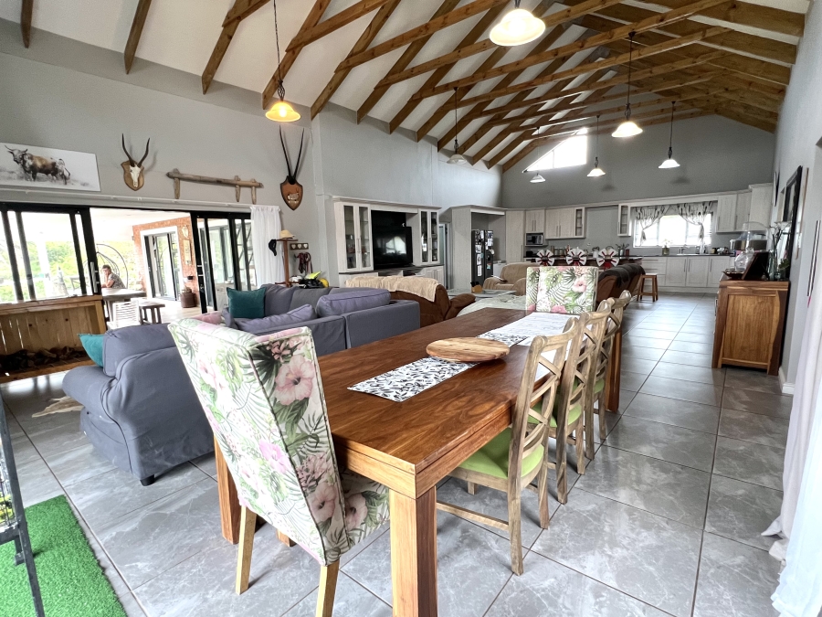 5 Bedroom Property for Sale in Noorsekloof Eastern Cape